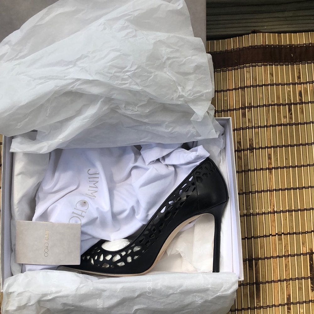 Jimmy Choo pump still 38.5
